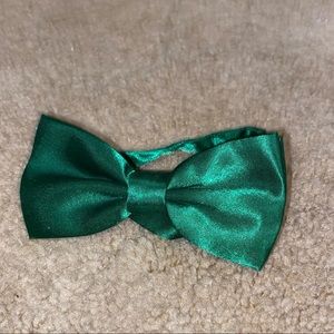 Green bow tie